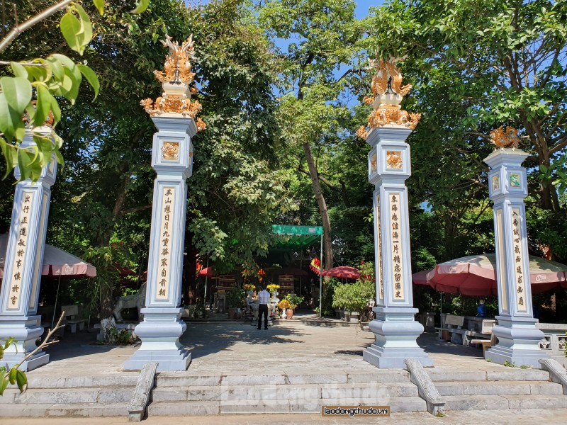Dam Temple, Nam Tu Liem District - A place to preserve history