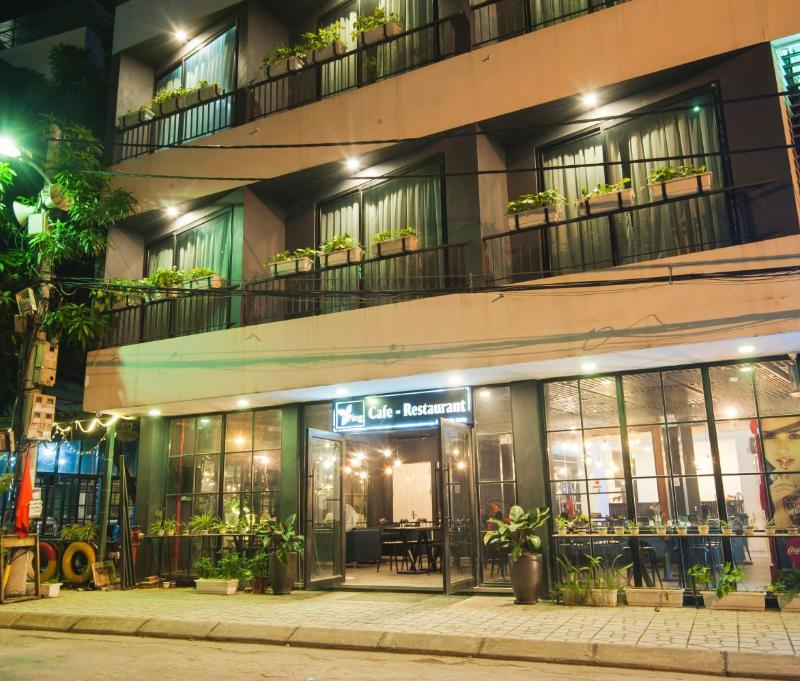 Top 5 Restaurants Around Ping Hotel for Every Foodie