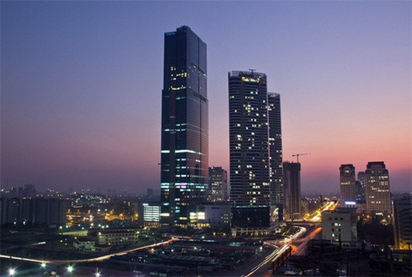 Top Khách Sạn Gần Keangnam Landmark 72 Phù Hợp Cho Gia Đình