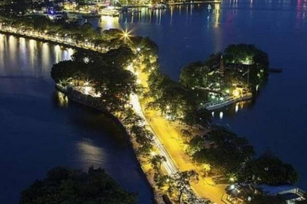 Where to go in Hanoi at night?